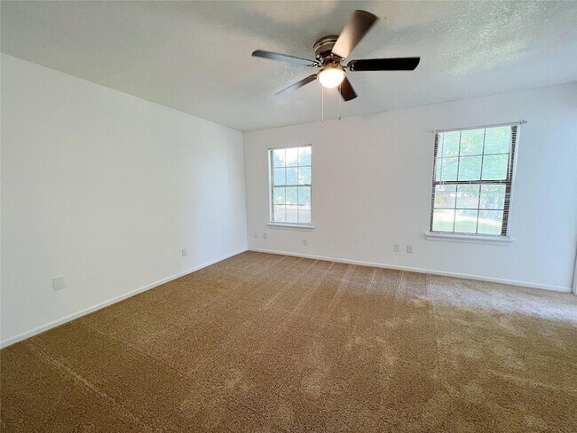 Building Photo - 616 Valley Spring Dr