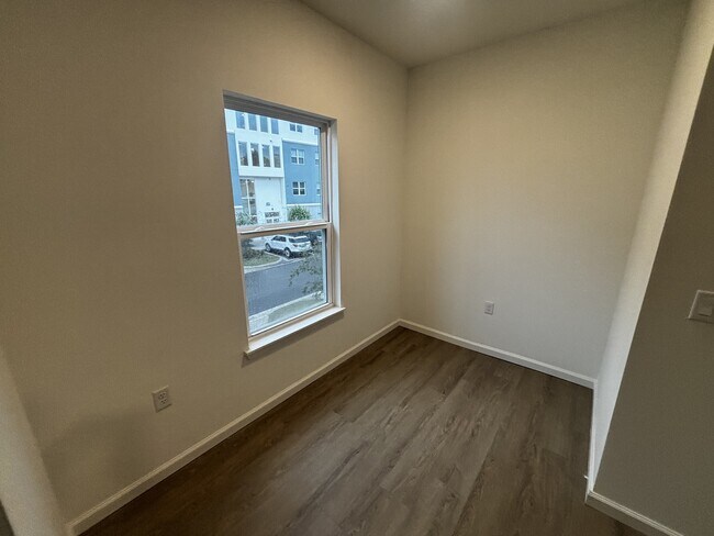 Building Photo - 1209 Southstation Pl