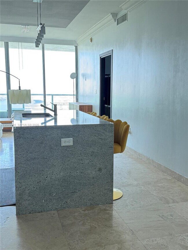 Building Photo - 900 Biscayne Blvd