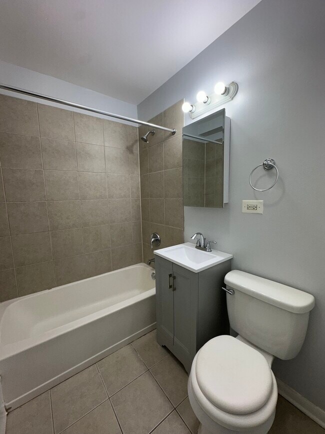 Building Photo - 1928 Jackson Ave