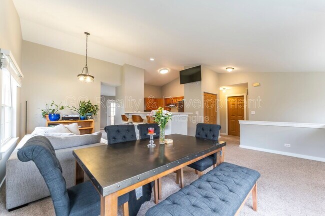 Building Photo - 1262 Brookdale Dr