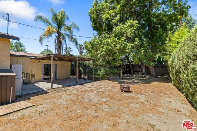 Building Photo - 5723 Stansbury Ave
