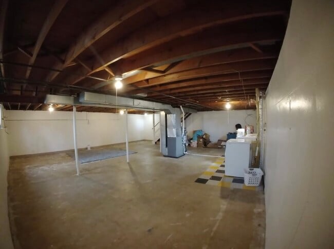 Building Photo - 5217 Newcastle Dr SE