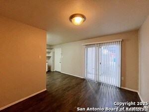 Building Photo - 2802 Lasses Blvd