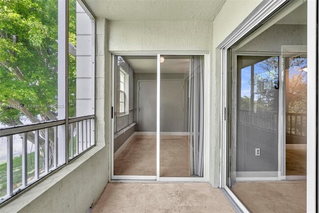 Building Photo - 2820 N Oakland Forest Dr