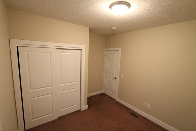 Building Photo - Remodeled 2 Bedroom Home with Garage and F...