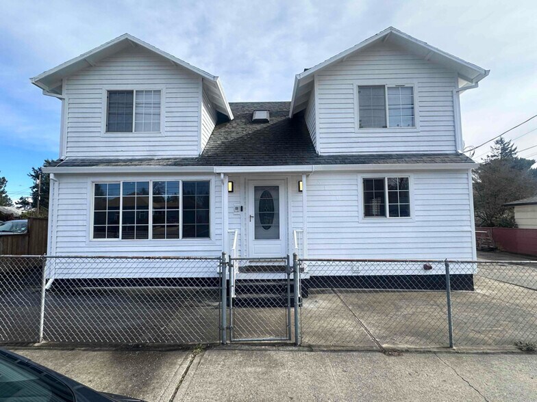Building Photo - 3100 SE 122nd Ave