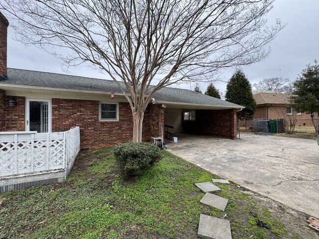 Building Photo - 1032 Belmorrow Dr