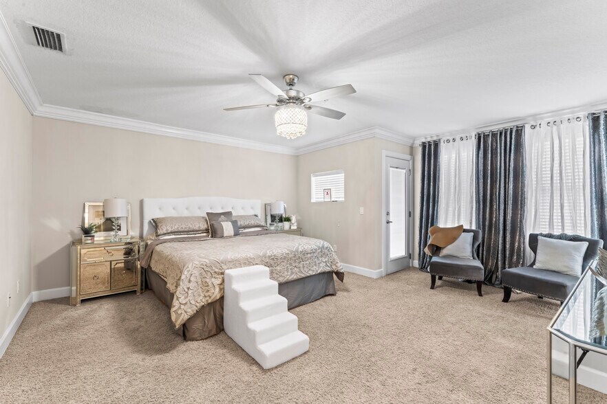 Master Bedroom - 113 S Newport Ave