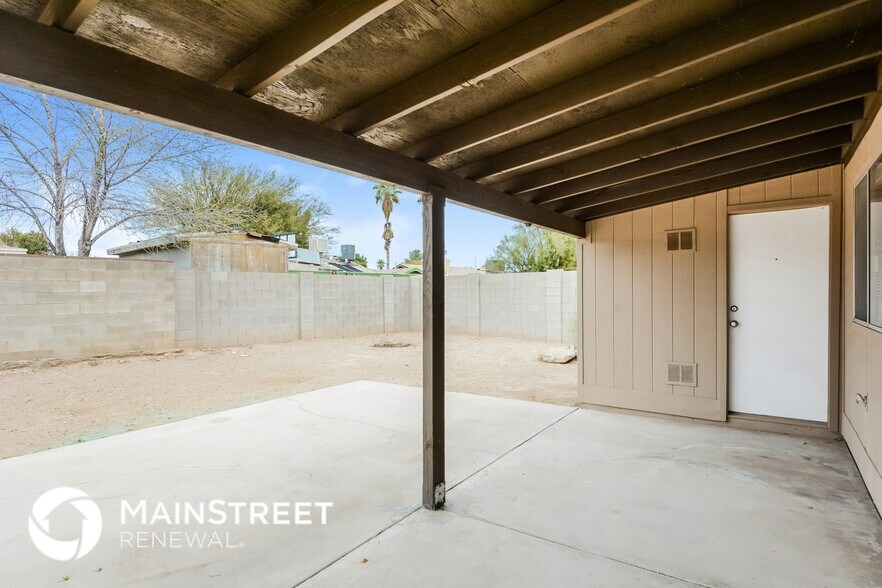 Building Photo - 2570 W Vereda De Las Nubes