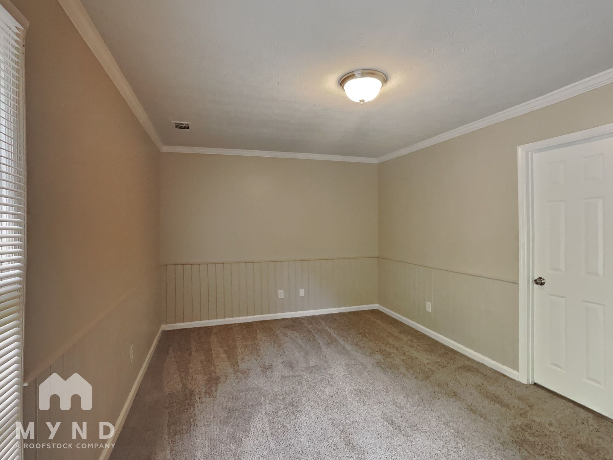 Building Photo - 717 Redland Dr