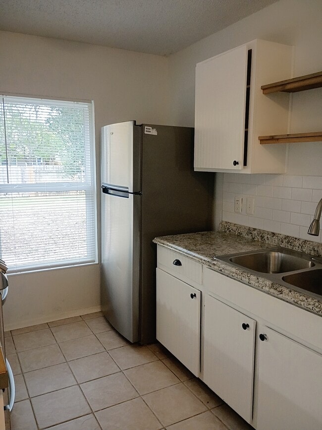 Building Photo - 9742 Hidden Rock