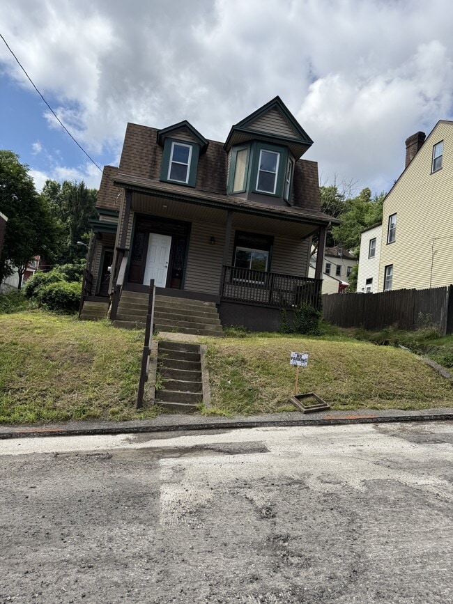 Primary Photo - 1143 Buente St