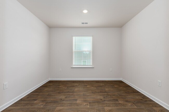 Building Photo - 242 Carrington Dr