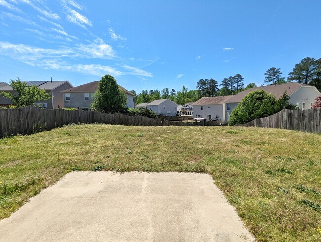 Building Photo - 343 Edgecroft Way