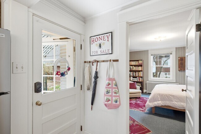 Building Photo - 303 Westwood Ave