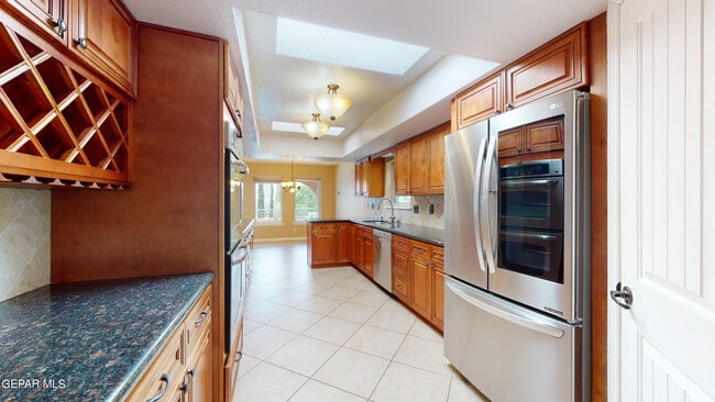 Building Photo - 801 Claravista Ln