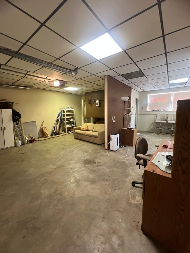 Building Photo - 213 E Buford St