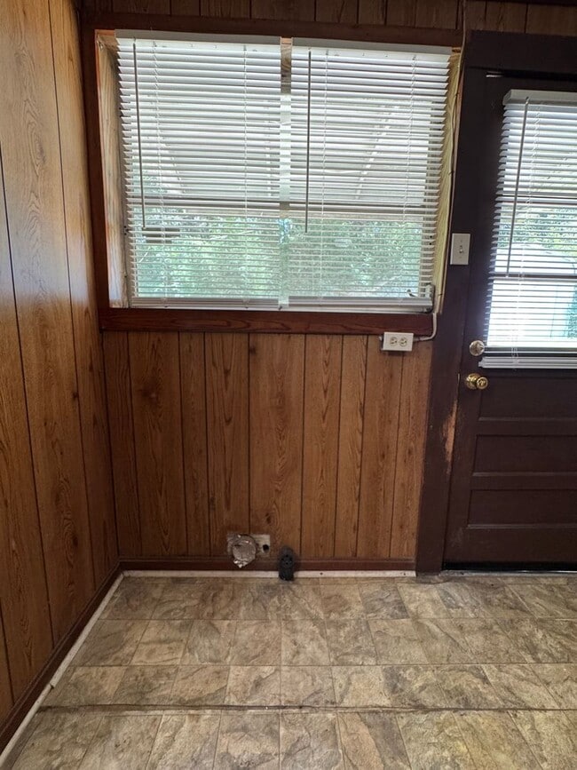 Building Photo - 3/1 House in Shannon Village $1050