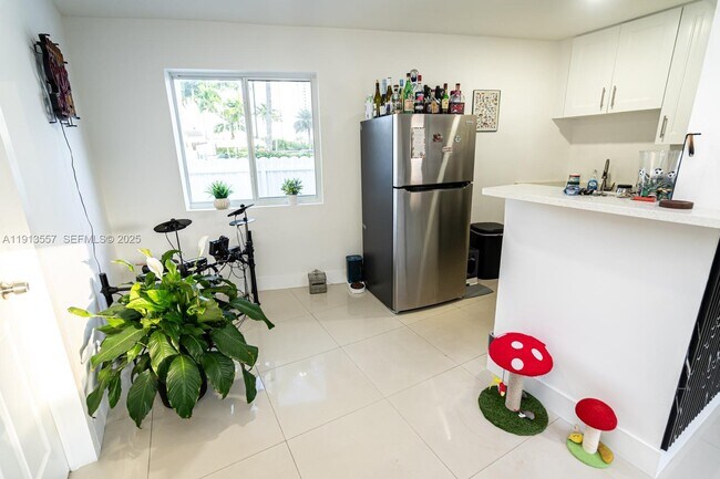 Building Photo - 2388 NE 173rd St