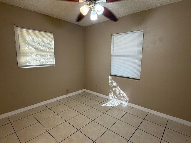 Building Photo - House for rent