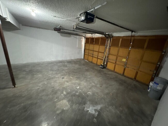 Building Photo - Duplex