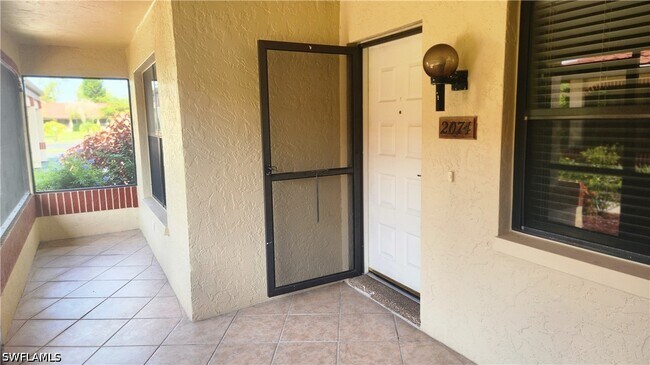 Building Photo - 2074 Pine Isle Ln