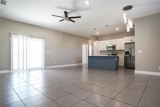 Building Photo - 210 Goldenrod Ln