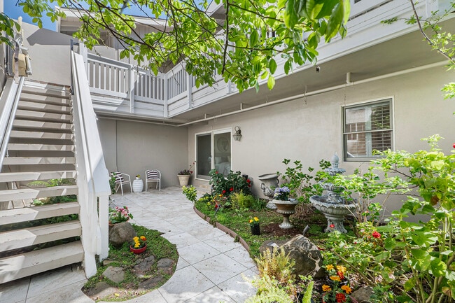Building Photo - 14646 Fieldstone Dr