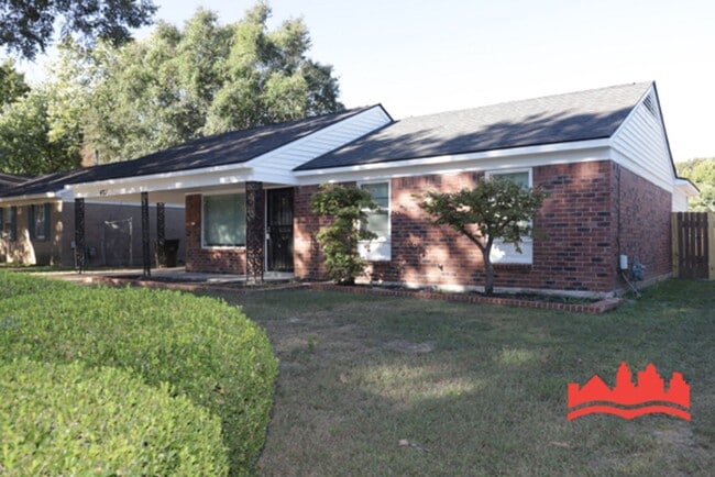 Building Photo - 4721 Bradford Dr