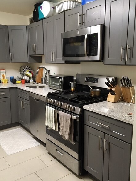 kitchen - 5101 River Rd