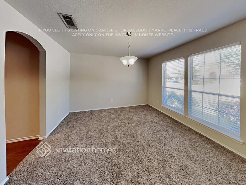 Building Photo - 10404 Hideaway Trail