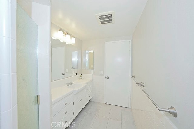 Building Photo - 2149 Victoria Dr