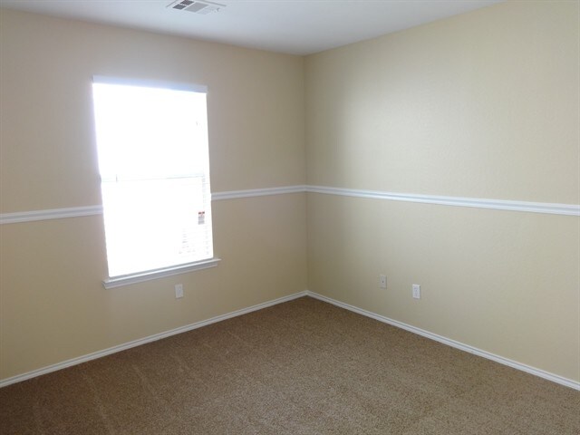 Building Photo - 904 Western Pass