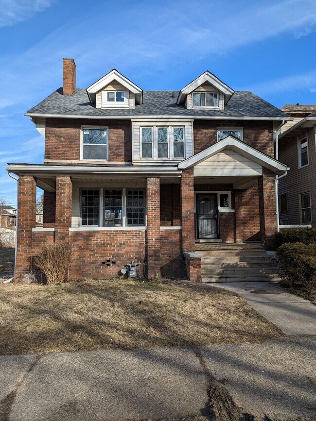 Primary Photo - 73 Woodland St