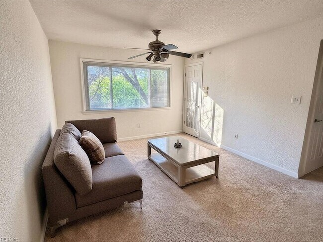 Building Photo - 500 Ocean Trace Arch