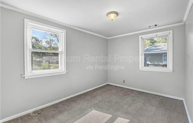 Building Photo - 2612 Loghaven Dr NW