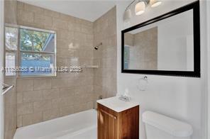 Building Photo - 858 SW 11th Ct