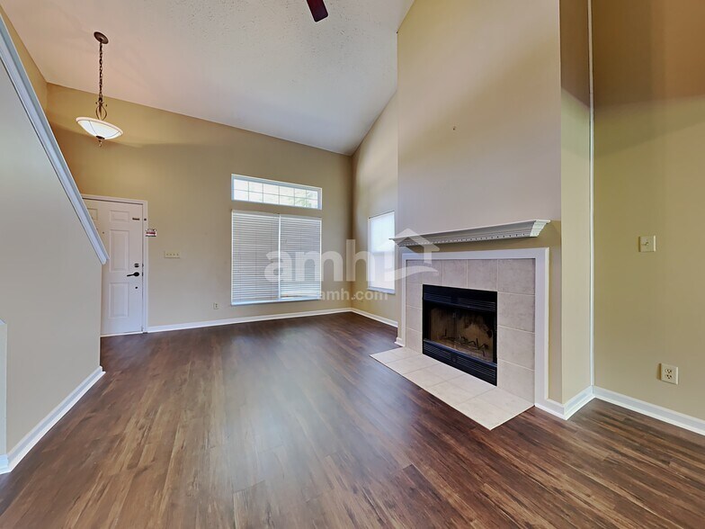 Building Photo - 5843 Glen Haven Blvd