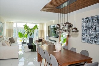 Building Photo - 3375 N Country Club Dr