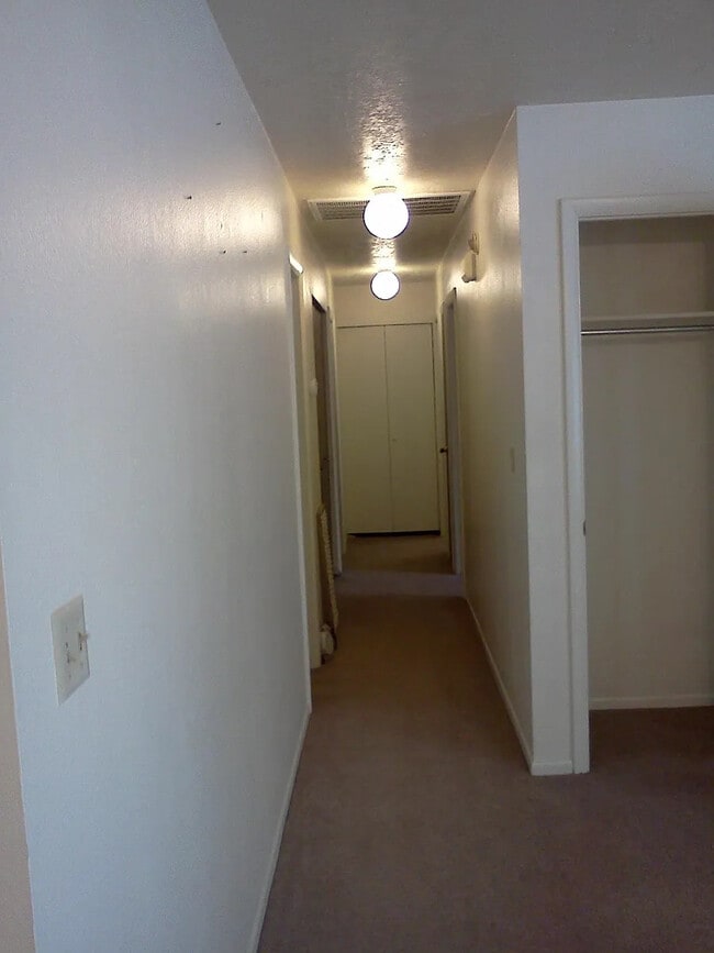 Building Photo - 1325 W 540 N