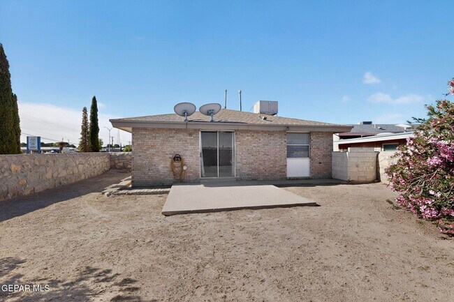 Building Photo - 11455 Sundrop Ct