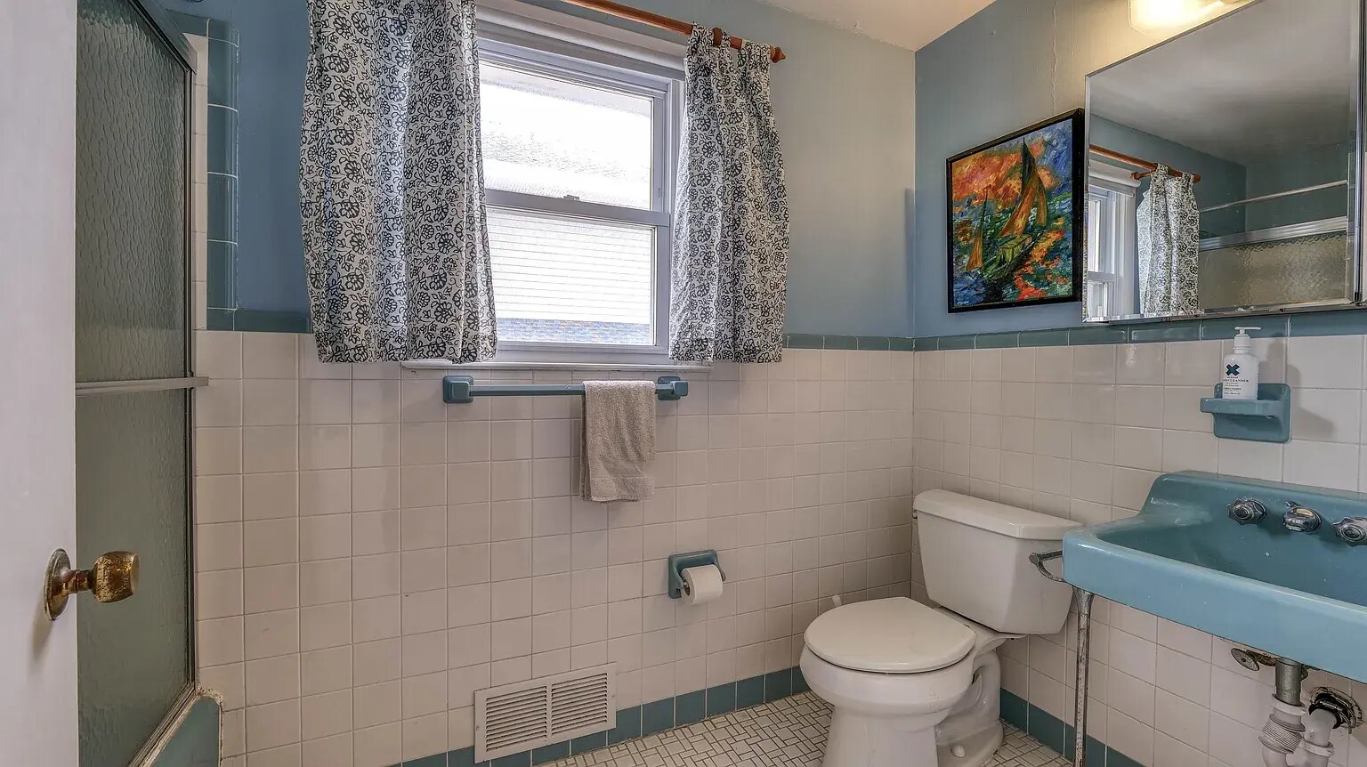 Building Photo - 108 S Newark Ave