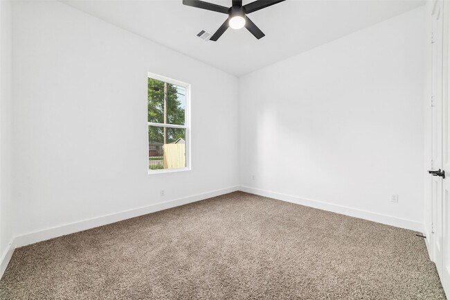 Building Photo - 8106 Talton St