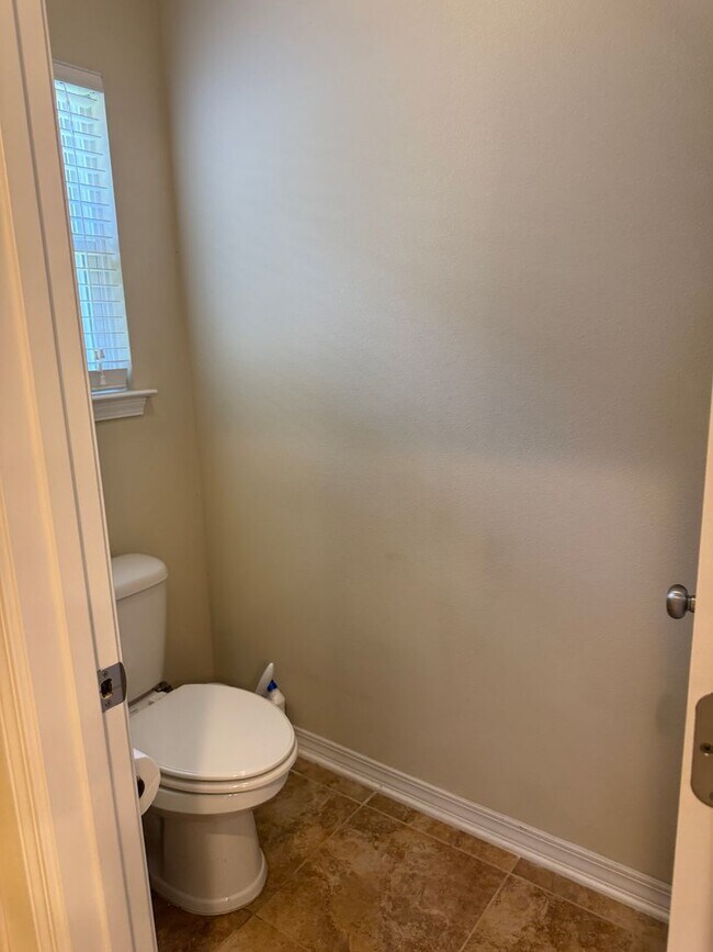Building Photo - 156 Creve Core Dr