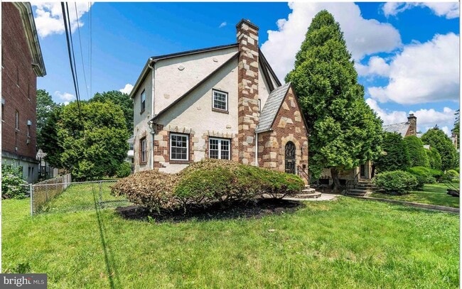 Building Photo - 3400 Dennlyn Rd