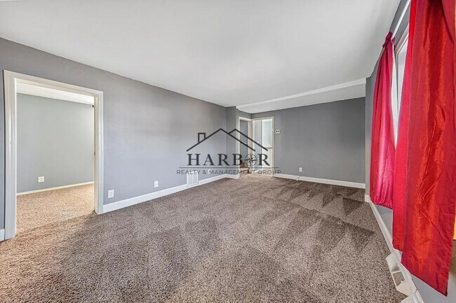 Building Photo - 1st month free with 13 month lease!