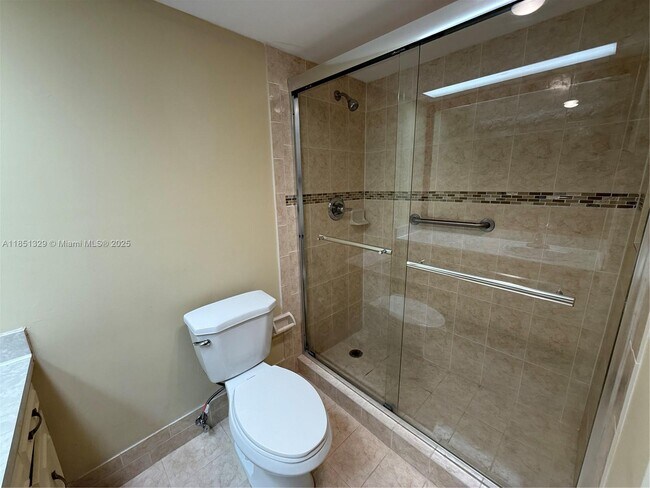 Building Photo - 3351 S Palm Aire Dr