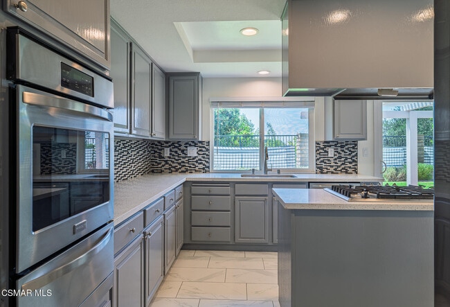 Building Photo - 1696 Shadow Oaks Pl
