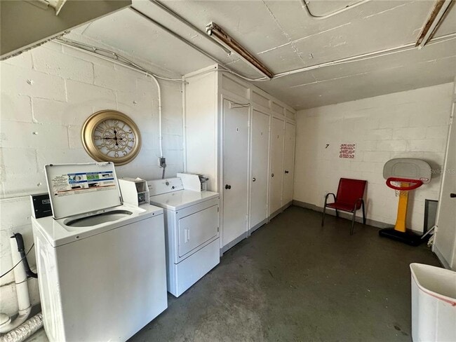 Building Photo - 8950 Park Blvd